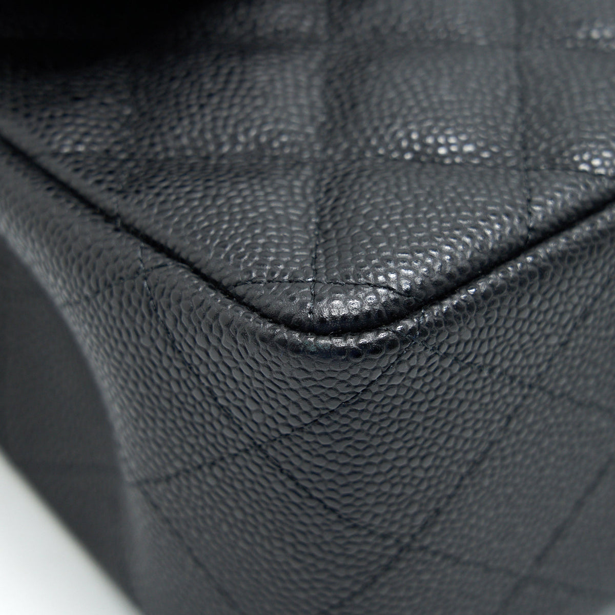 CHANEL JUMBO CLASSIC DOUBLE FLAP CAVIAR BLACK GHW