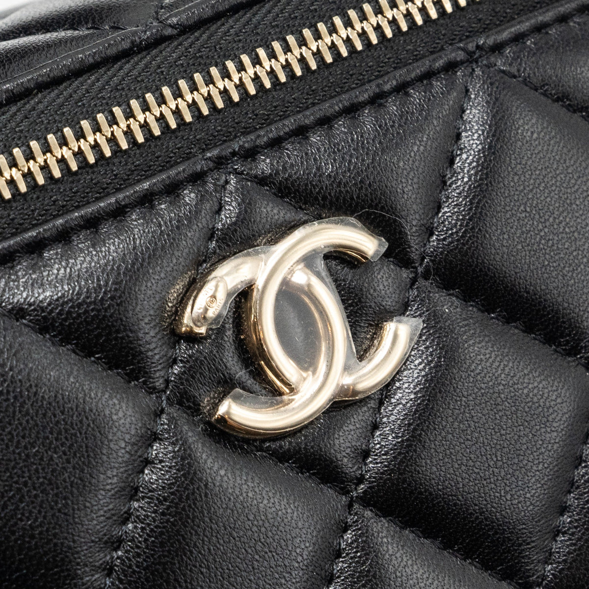 CHANEL TOP HANDLE LONG VANITY CASE LAMBSKIN BLACK LGHW (MICROCHIP)