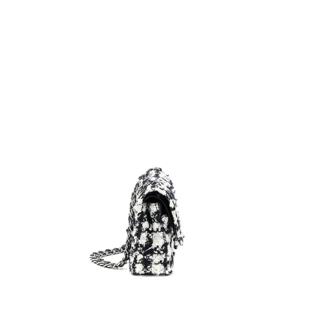 CHANEL VINTAGE MEDIUM CLASSIC FLAP BAG TWEED BLACK AND WHITE SHW