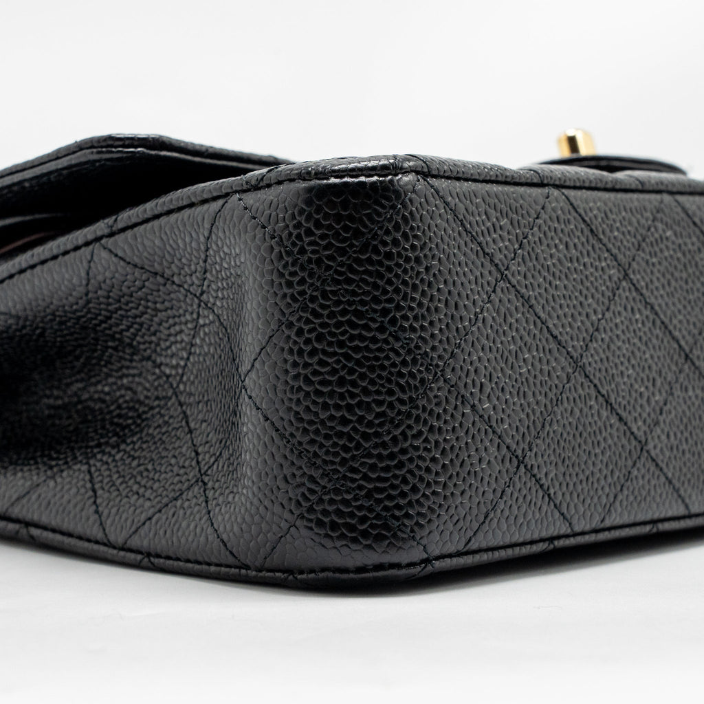 CHANEL MEDIUM CLASSIC DOUBLE FLAP BAG CAVIAR BLACK GHW