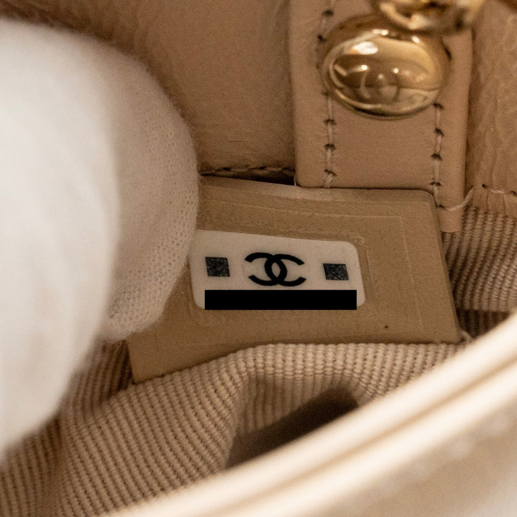 CHANEL MINI 31 CLUTCH WITH CHAIN SHINY LAMBSKIN LIGHT BEIGE LGHW ( MICROCHIP)