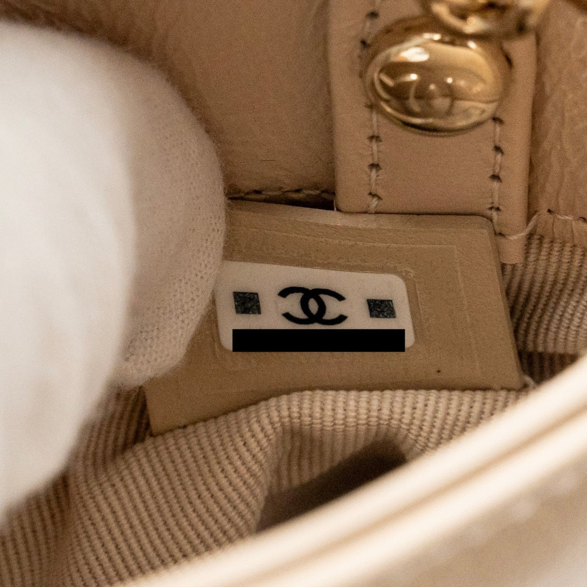 CHANEL MINI 31 CLUTCH WITH CHAIN SHINY LAMBSKIN LIGHT BEIGE LGHW ( MICROCHIP)
