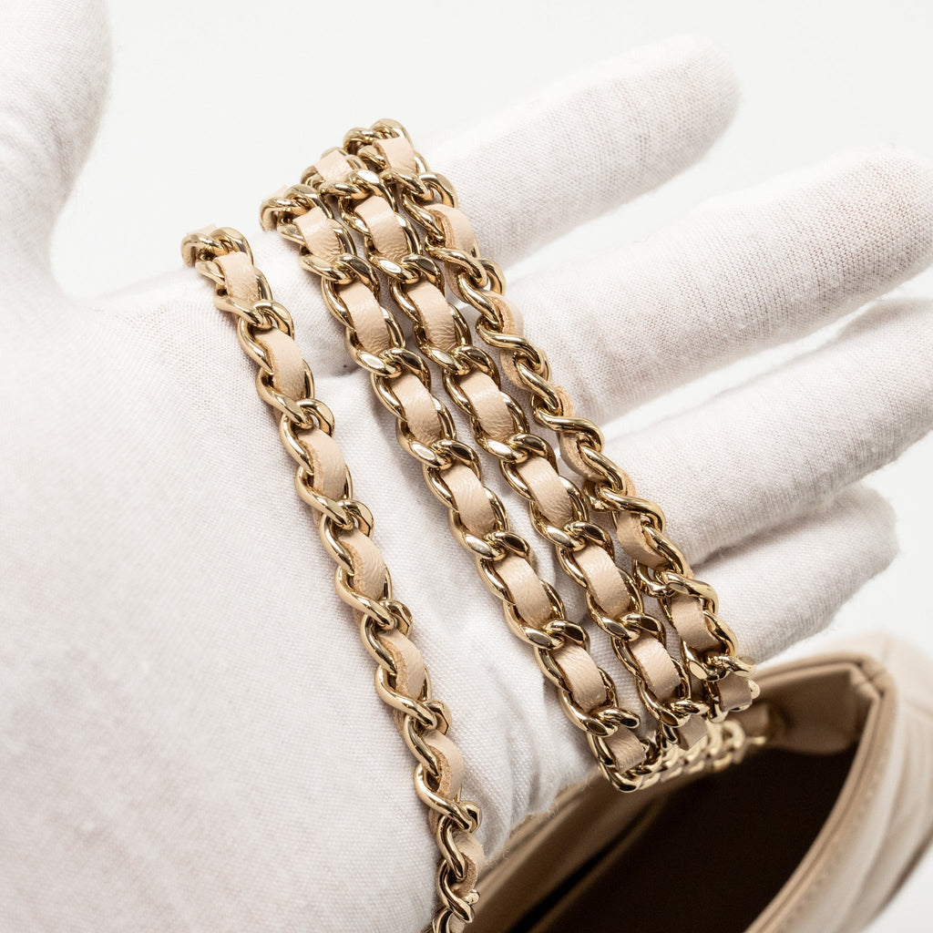 CHANEL MINI 31 CLUTCH WITH CHAIN SHINY LAMBSKIN LIGHT BEIGE LGHW ( MICROCHIP)
