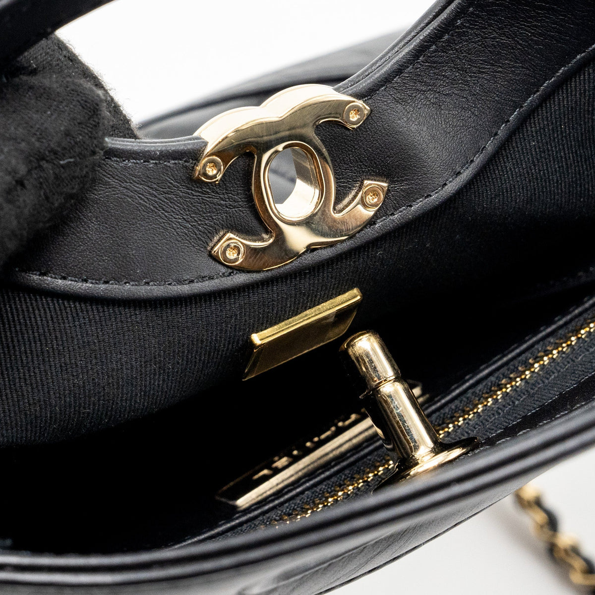 CHANEL 23A MINI 31 BAG CALFSKIN BLACK LGHW (MICROCHIP)