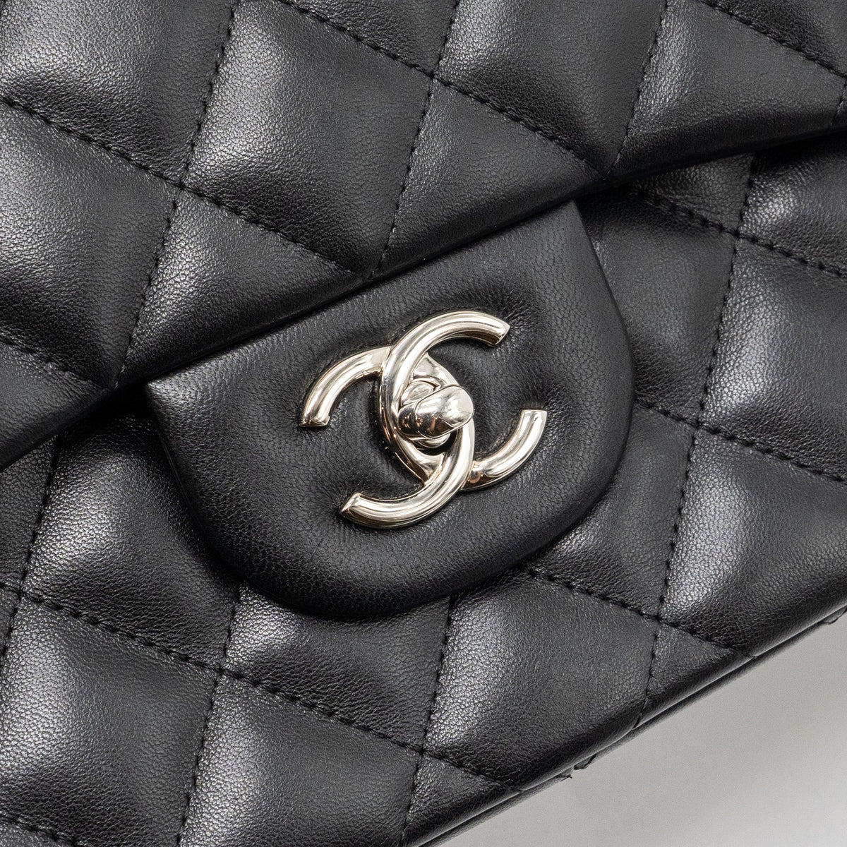 CHANEL JUMBO CLASSIC DOUBLE FLAP LAMBSKIN BLACK SHW