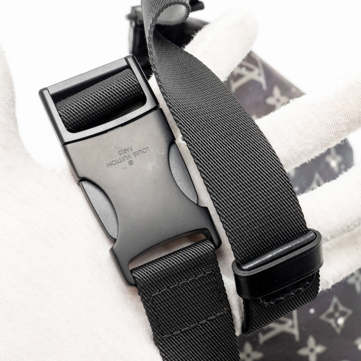 LOUIS VUITTON DISCOVERY BUM BAG MONOGRAM BLACK/ SILVER BLACK HARDWARE