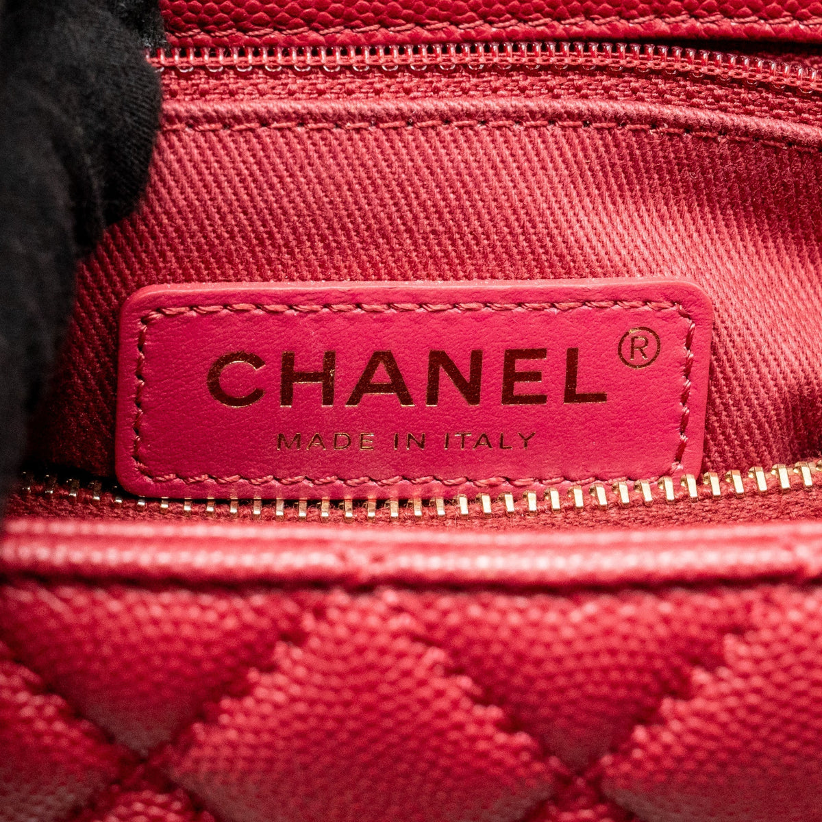 CHANEL MEDIUM COCO HANDLE CAVIAR RED GHW