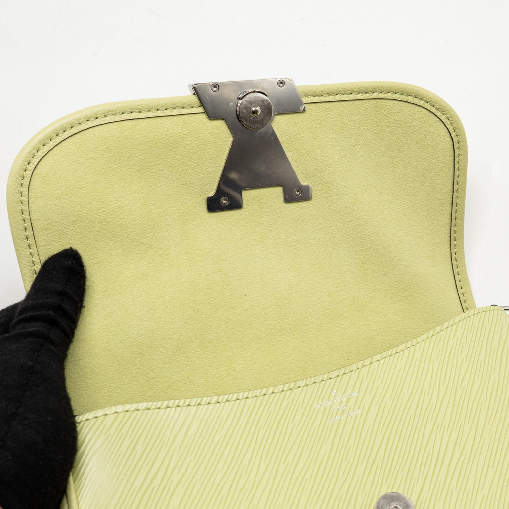 Louis Vuitton Buci NM Epi Leather Vert Noto SHW