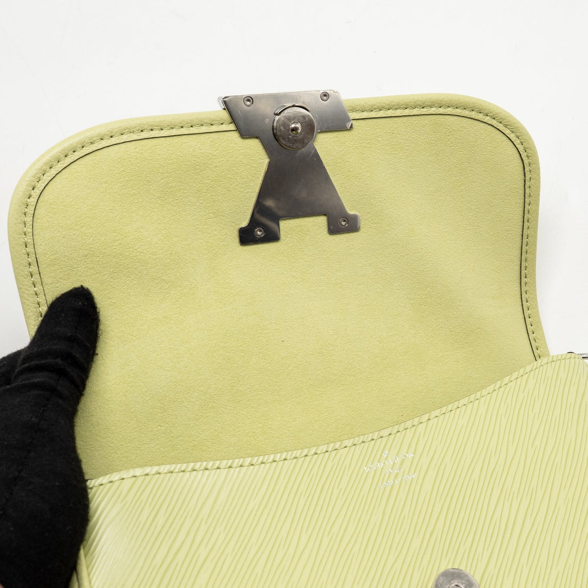 Louis Vuitton Buci NM Epi Leather Vert Noto SHW