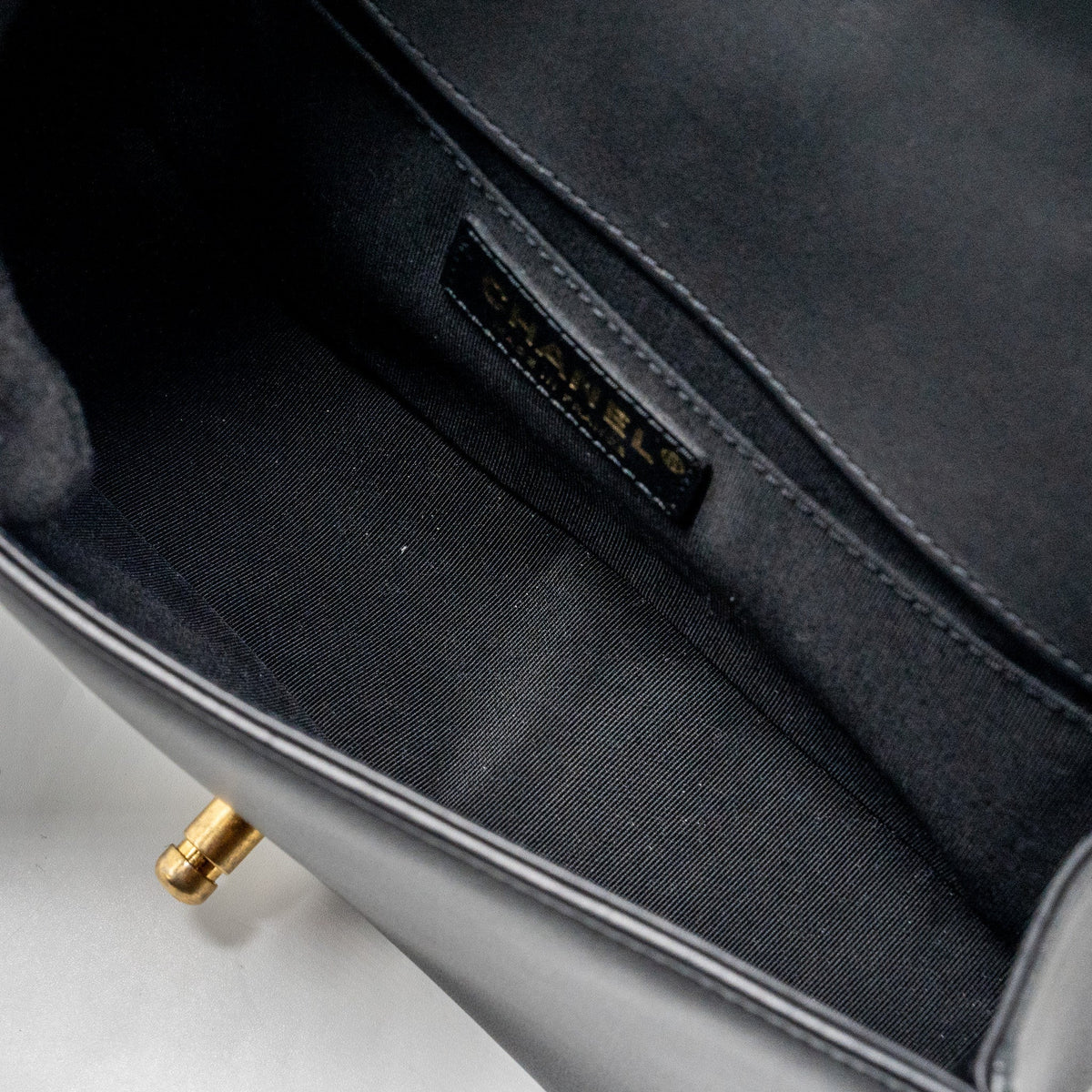 CHANEL MEDIUM BOY BAG SMOOTH CALFSKIN BLACK GHW