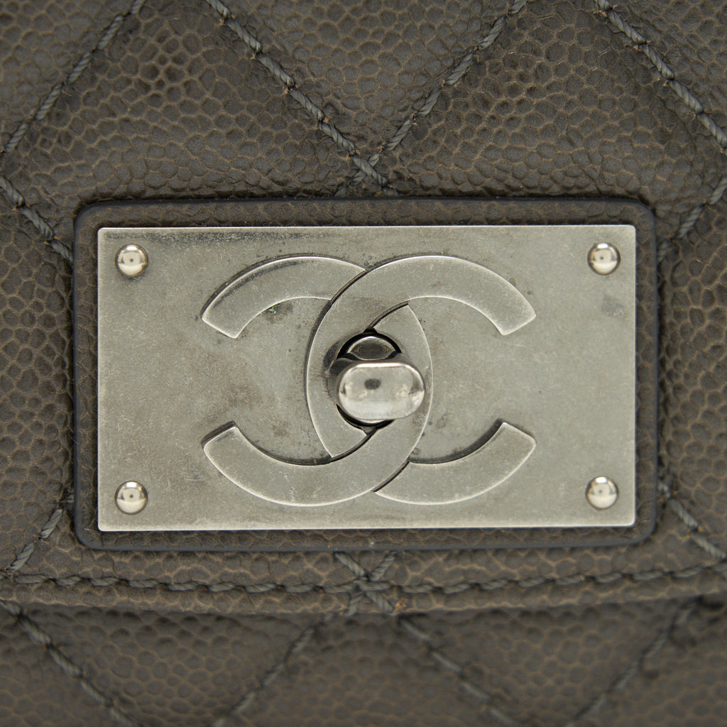 CHANEL SEASONAL JUMBO CAVIAR FLAP BAG GREY WITH RUTHENIUM HARDWARE
