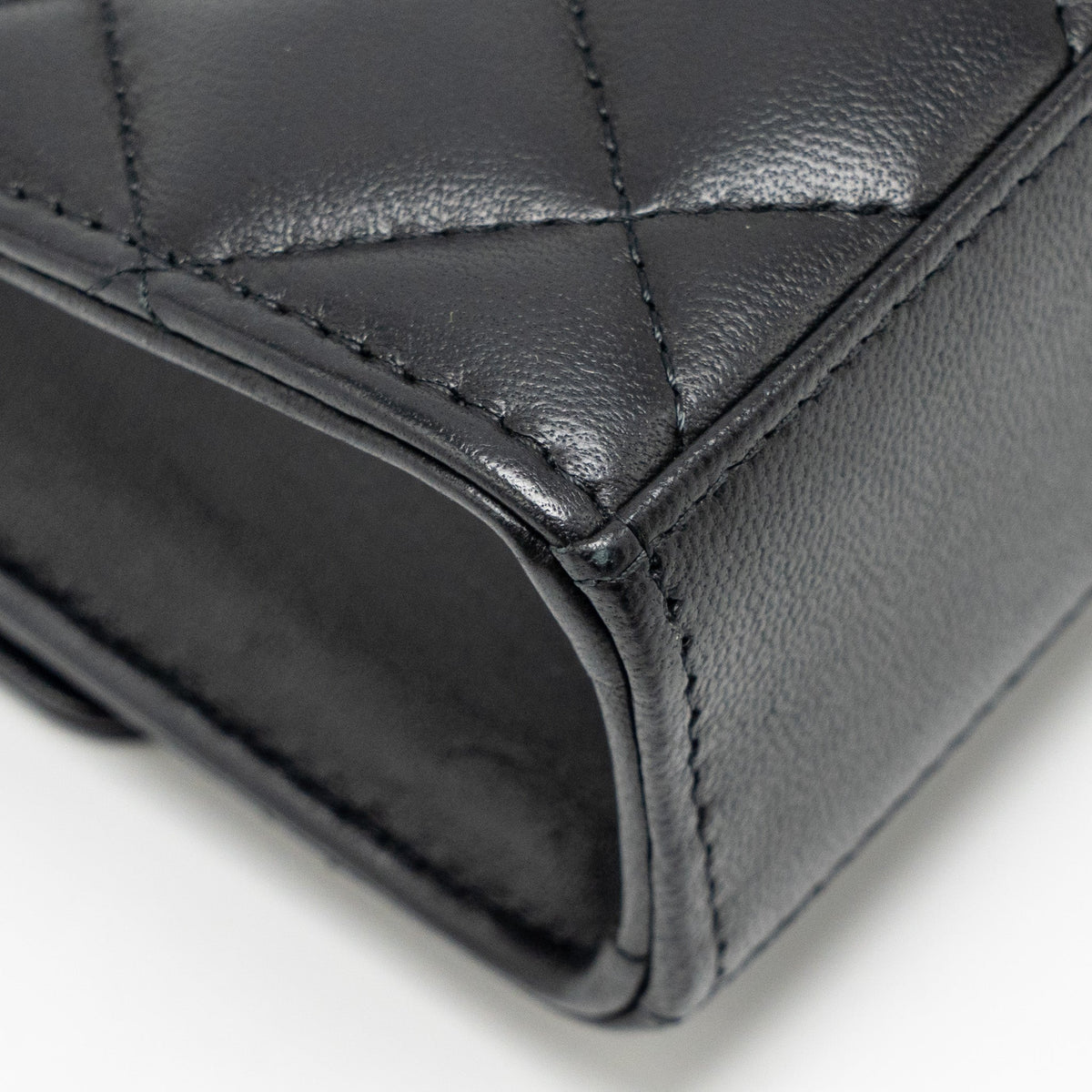 CHANEL DETAILED TOP HANDLE MINI CLUTCH WITH CHAIN LAMBSKIN BLACK LGHW (MICROCHIP)