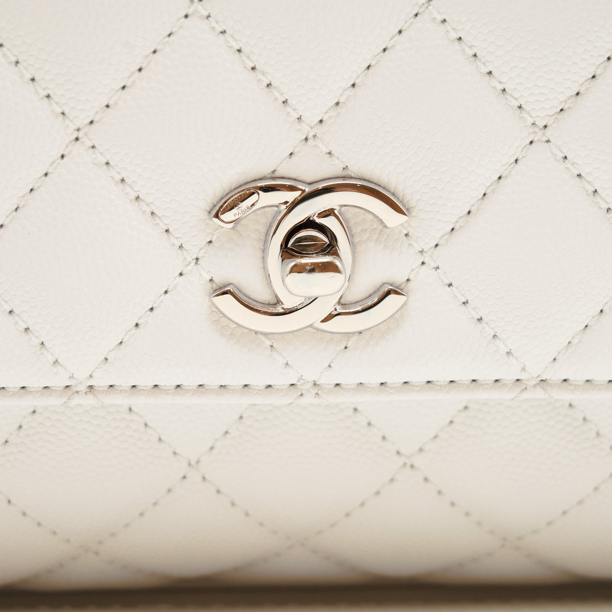CHANEL SMALL COCO HANDLE CAVIAR WHITE LGHW (MICROCHIP)