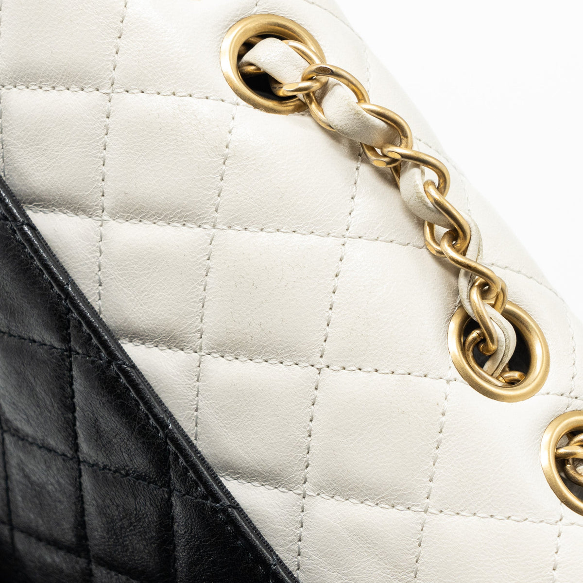 CHANEL QUILTED FLAP BAG LAMBSKIN WHITE/ BLACK GHW