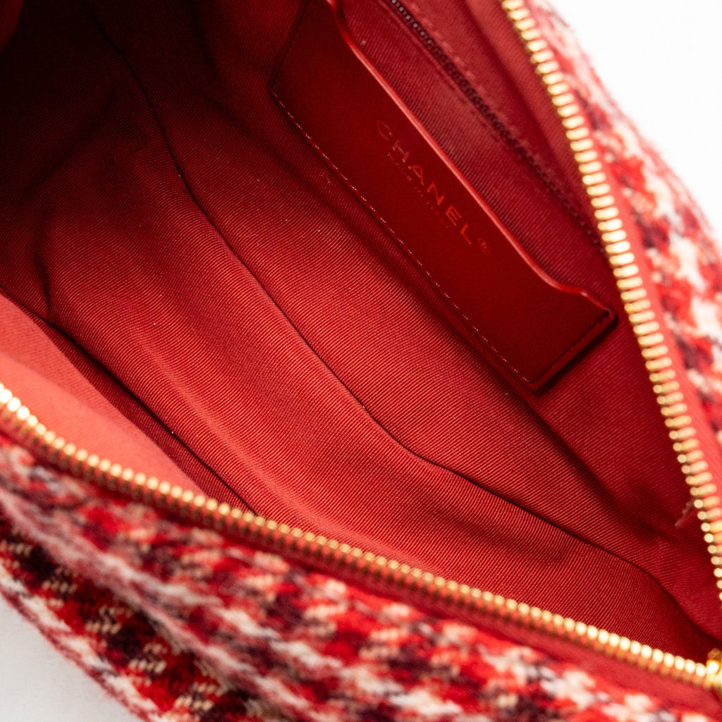 Chanel 24n Grand Sac Hobo Bag Houndstooth Tweed Red GHW (microchip)