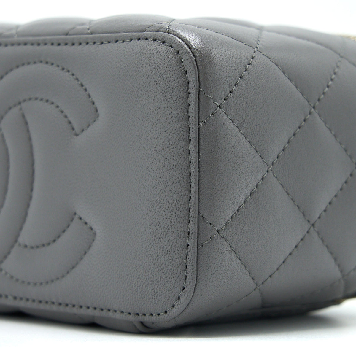 CHANEL TOP HANDLE LONG VANITY WITH CHAIN LAMBSKIN GREY LGHW (MICROCHIP)