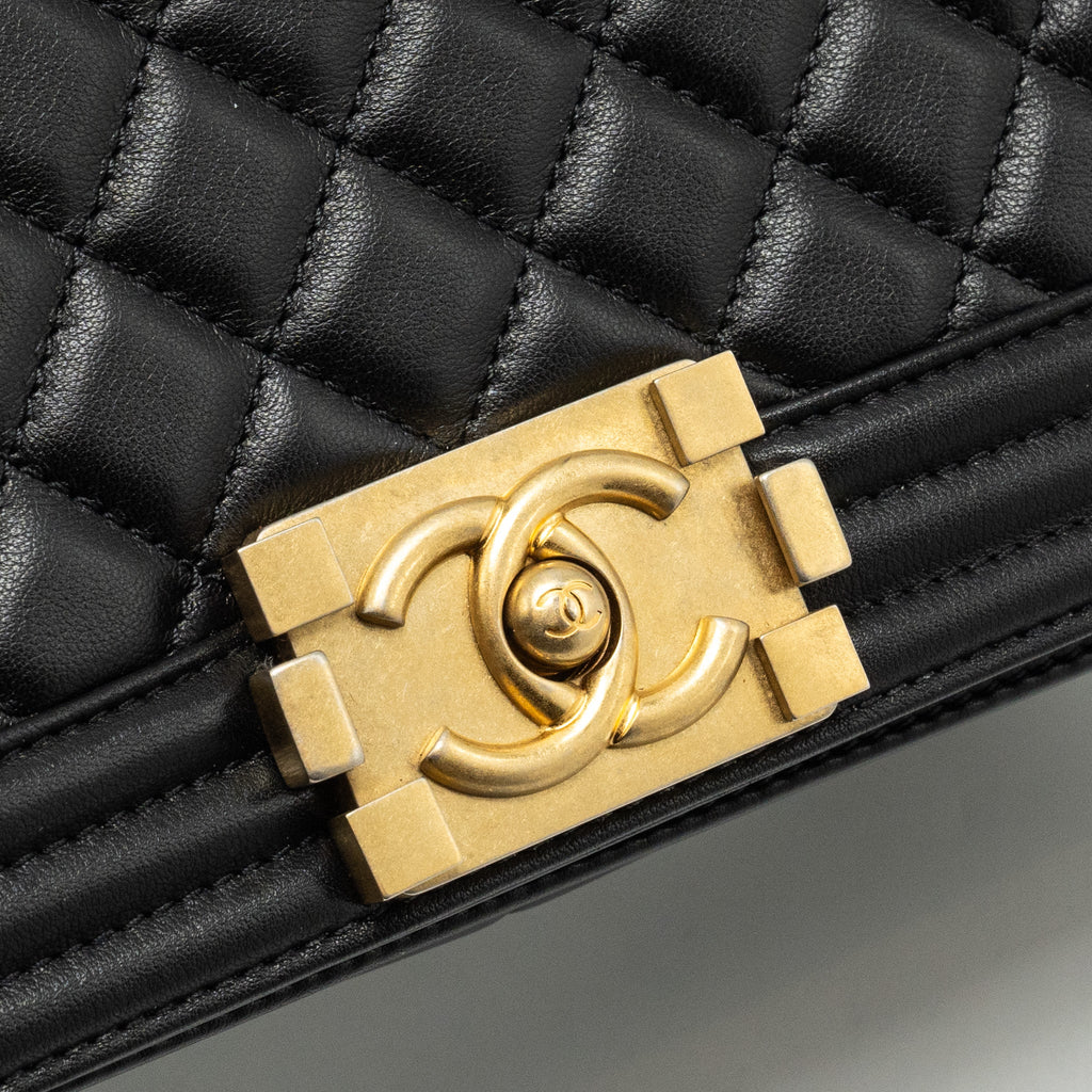 CHANEL MEDIUM BOY BAG CALFSKIN BLACK GHW