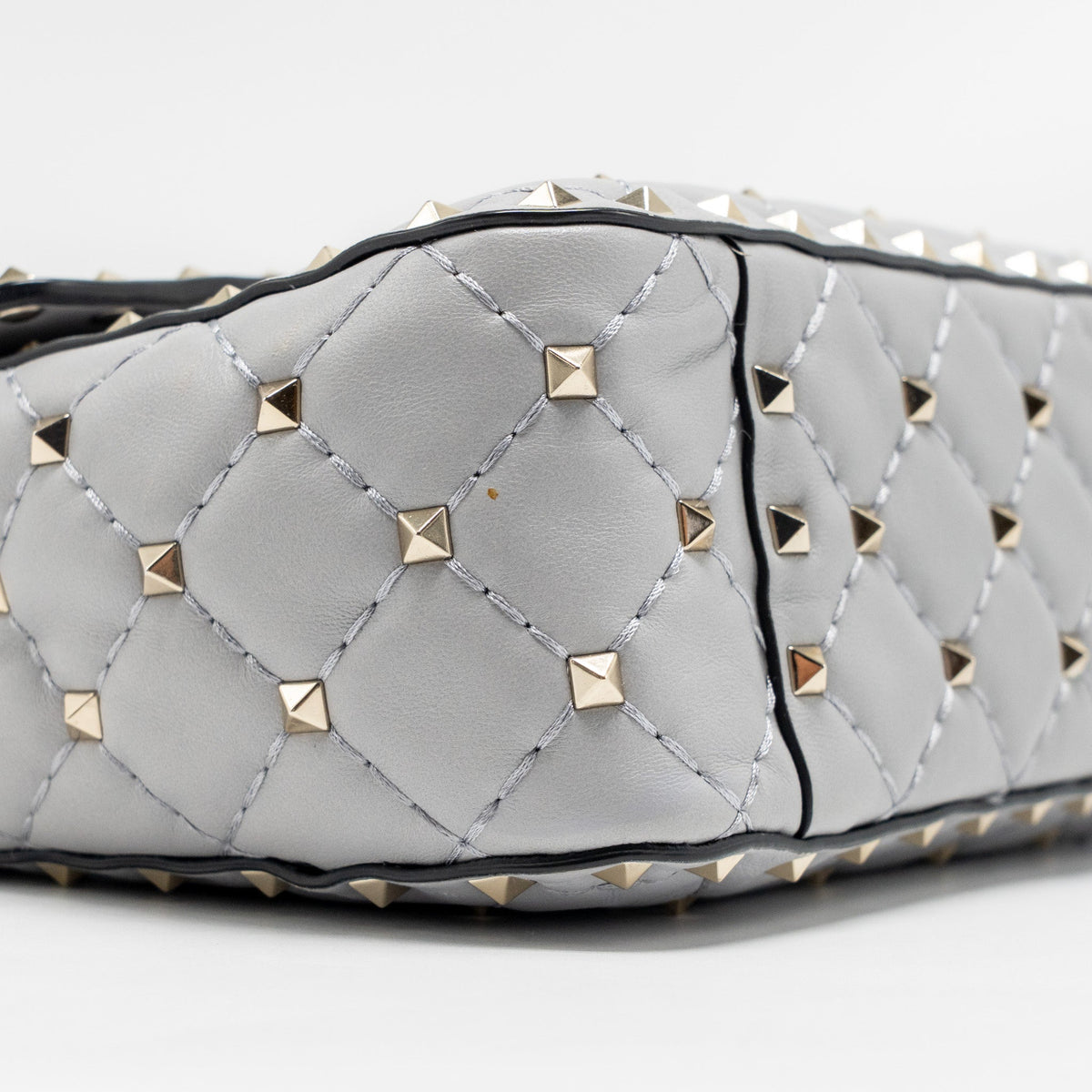 VALENTINO MEDIUM ROCKSTUD SPIKE BAG LAMBSKIN NAPPA LIGHT GREY LGHW