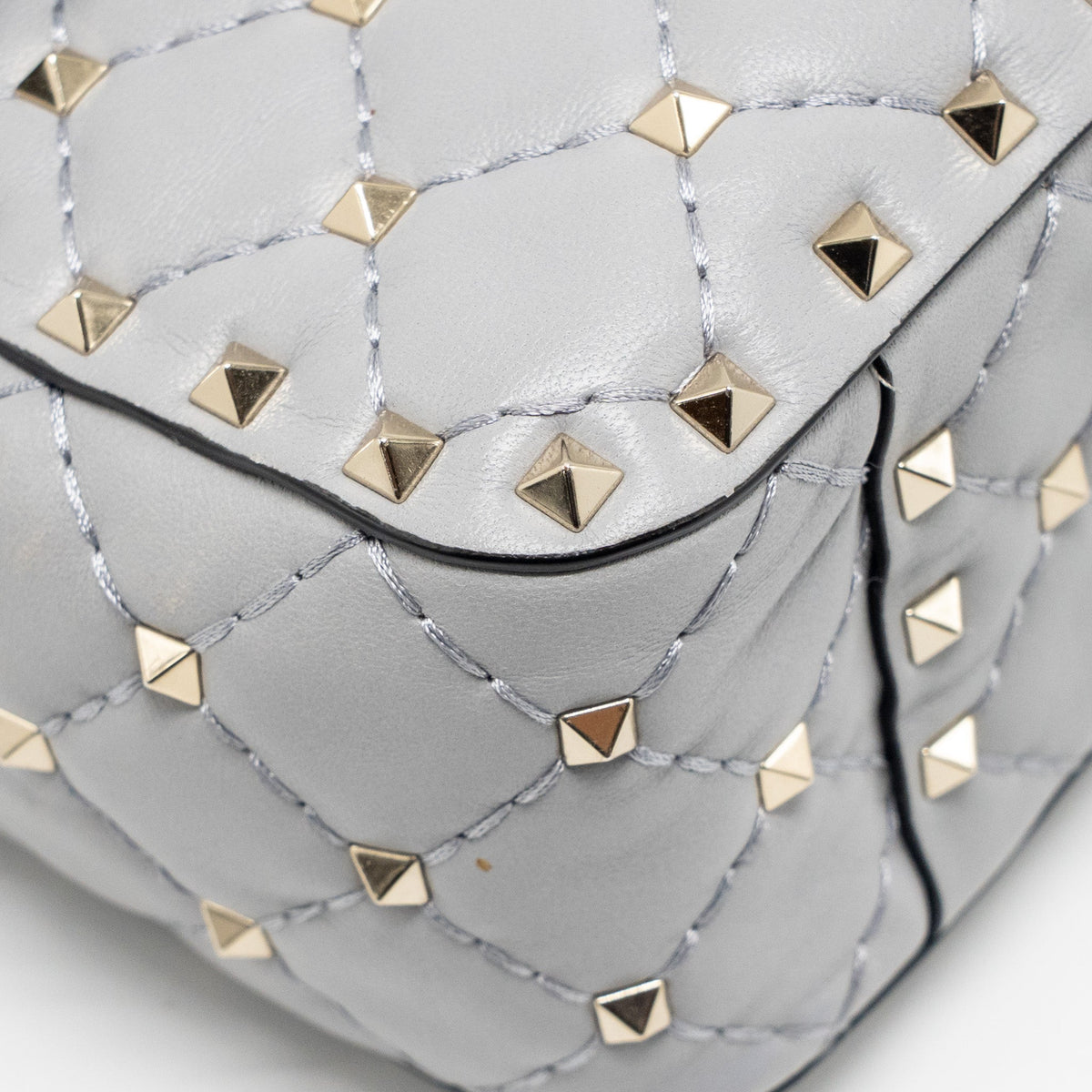 VALENTINO MEDIUM ROCKSTUD SPIKE BAG LAMBSKIN NAPPA LIGHT GREY LGHW