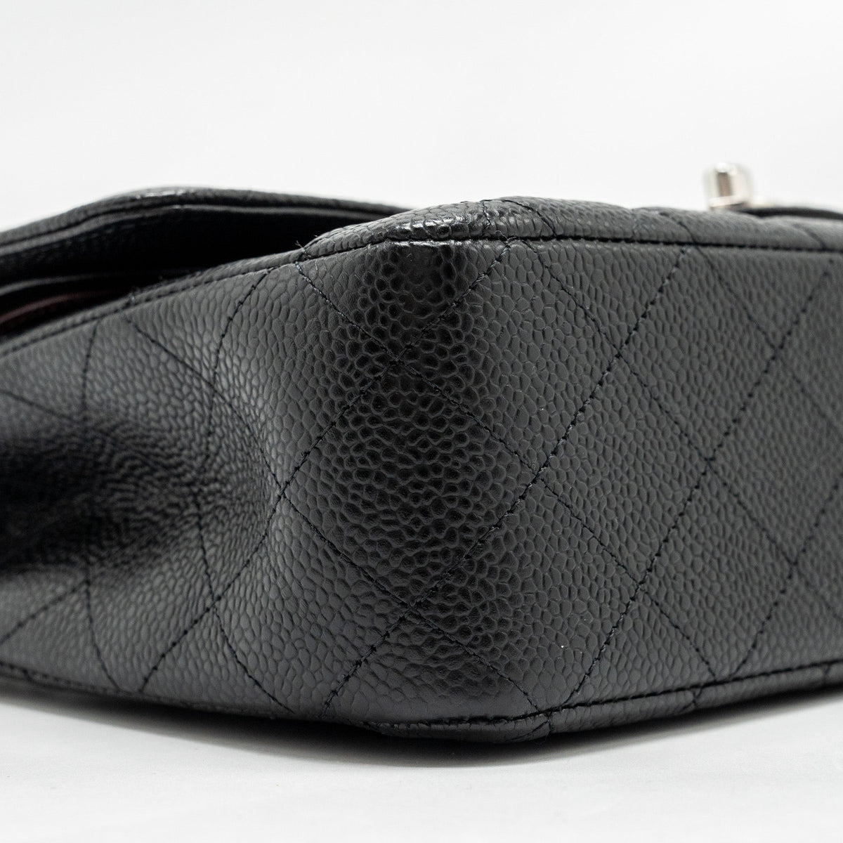 CHANEL MEDIUM CLASSIC DOUBLE FLAP BAG CAVIAR BLACK SHW (MICROCHIP)
