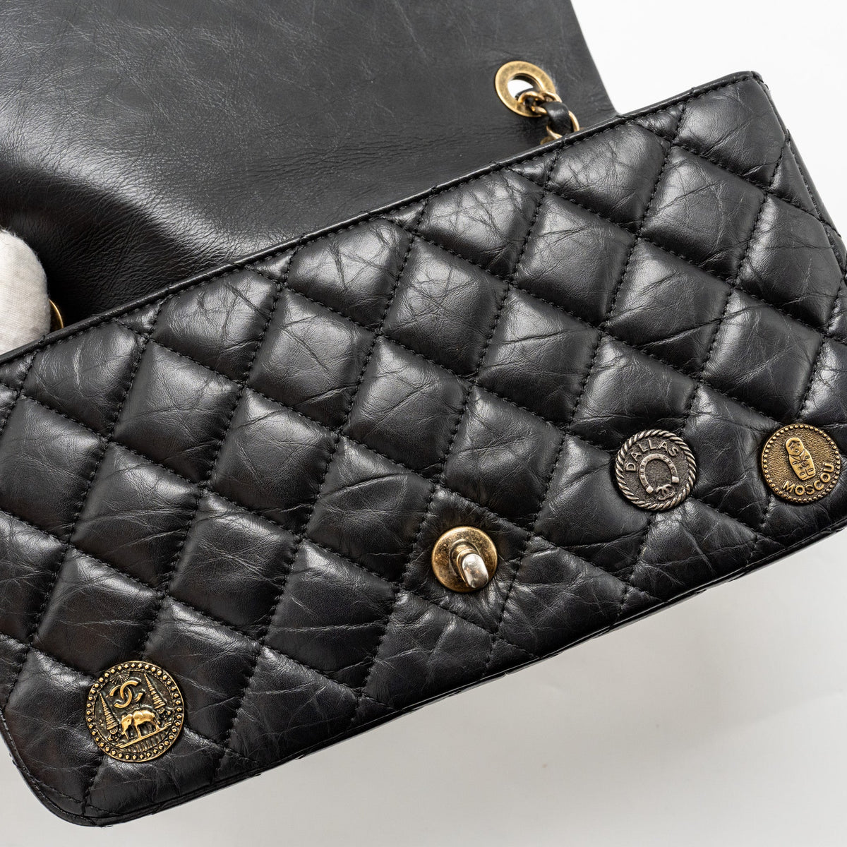 CHANEL MEDALLION QUILTED FLAP BAG AGED CALFSKIN BLACK MULTICOLOUR HARDWARE