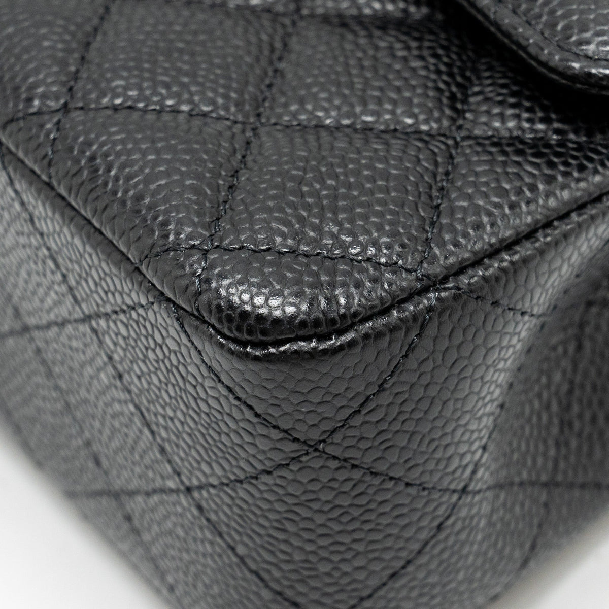 CHANEL MEDIUM CLASSIC DOUBLE FLAP BAG CAVIAR BLACK SHW (MICROCHIP)