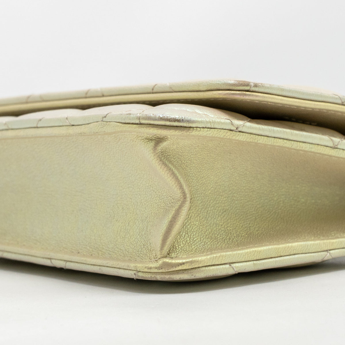CHANEL WALLET ON CHAIN LAMBSKIN IRIDESCENT IVORY LGHW