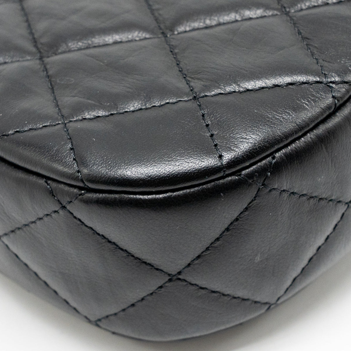 CHANEL 23K SMALL 19 HOBO SHOULDER BAG CALFSKIN BLACK GHW (MICROCHIP)