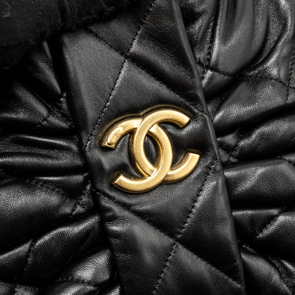Chanel 25k Medium Bow Bag Lambskin Black GHW (microchip)