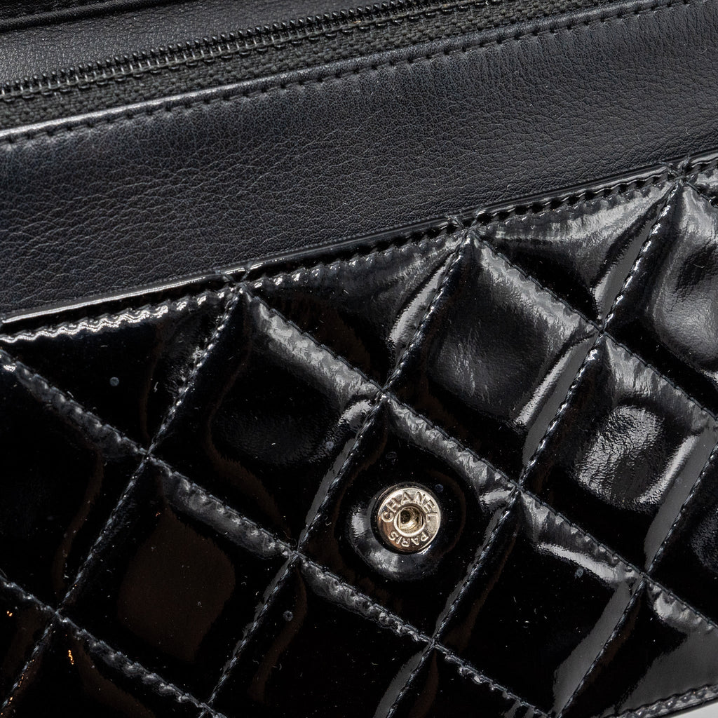 CHANEL CLASSIC WALLET ON CHAIN PATENT BLACK SHW