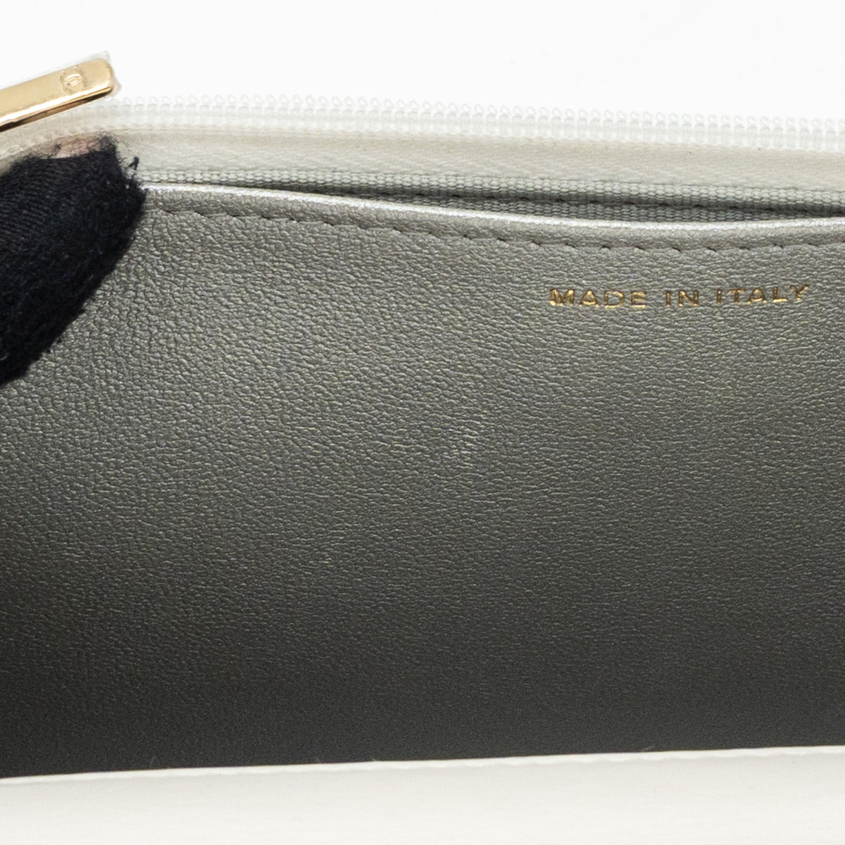 CHANEL 23P LETTER TOP HANDLE WALLET ON CHAIN CALFSKIN WHITE GHW(MICROCHIP)