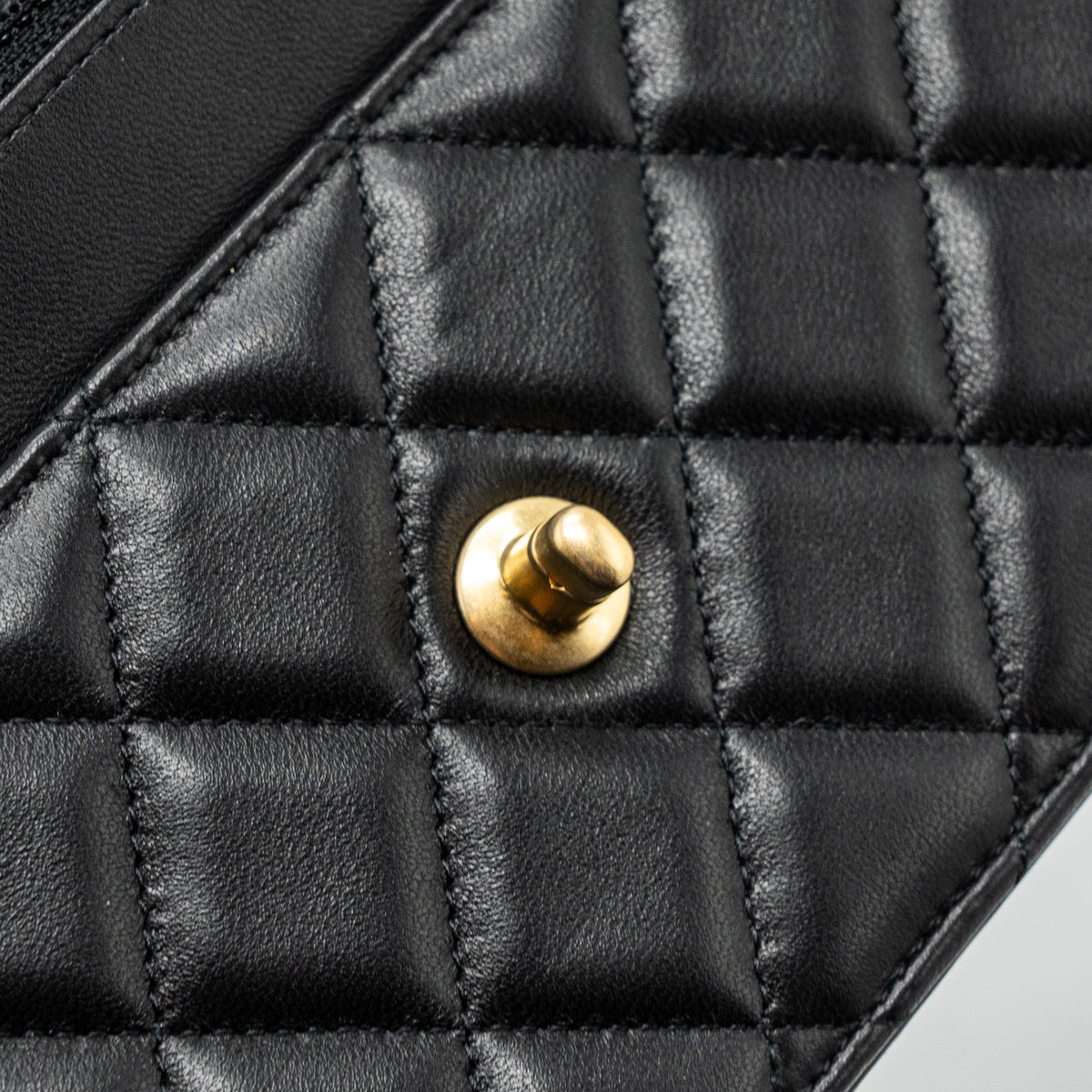 CHANEL PEARL CRUSH WALLET ON CHAIN LAMBSKIN BLACK GHW (MICROCHIP)