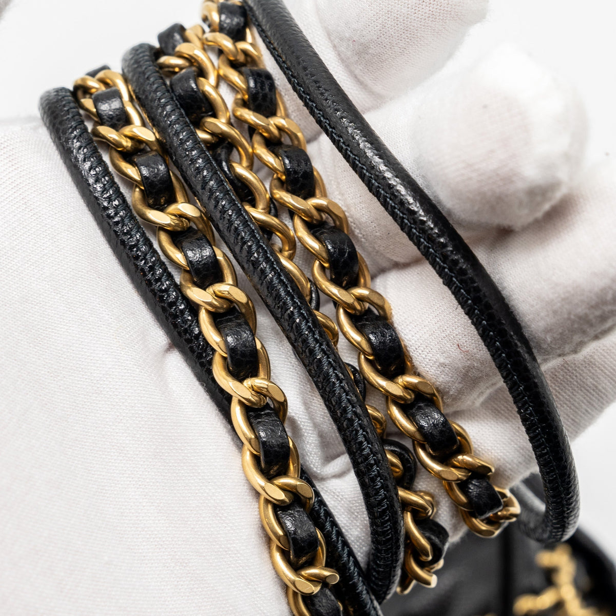 CHANEL MINI 22 BAG CAVIAR BLACK GHW (MICROCHIP)
