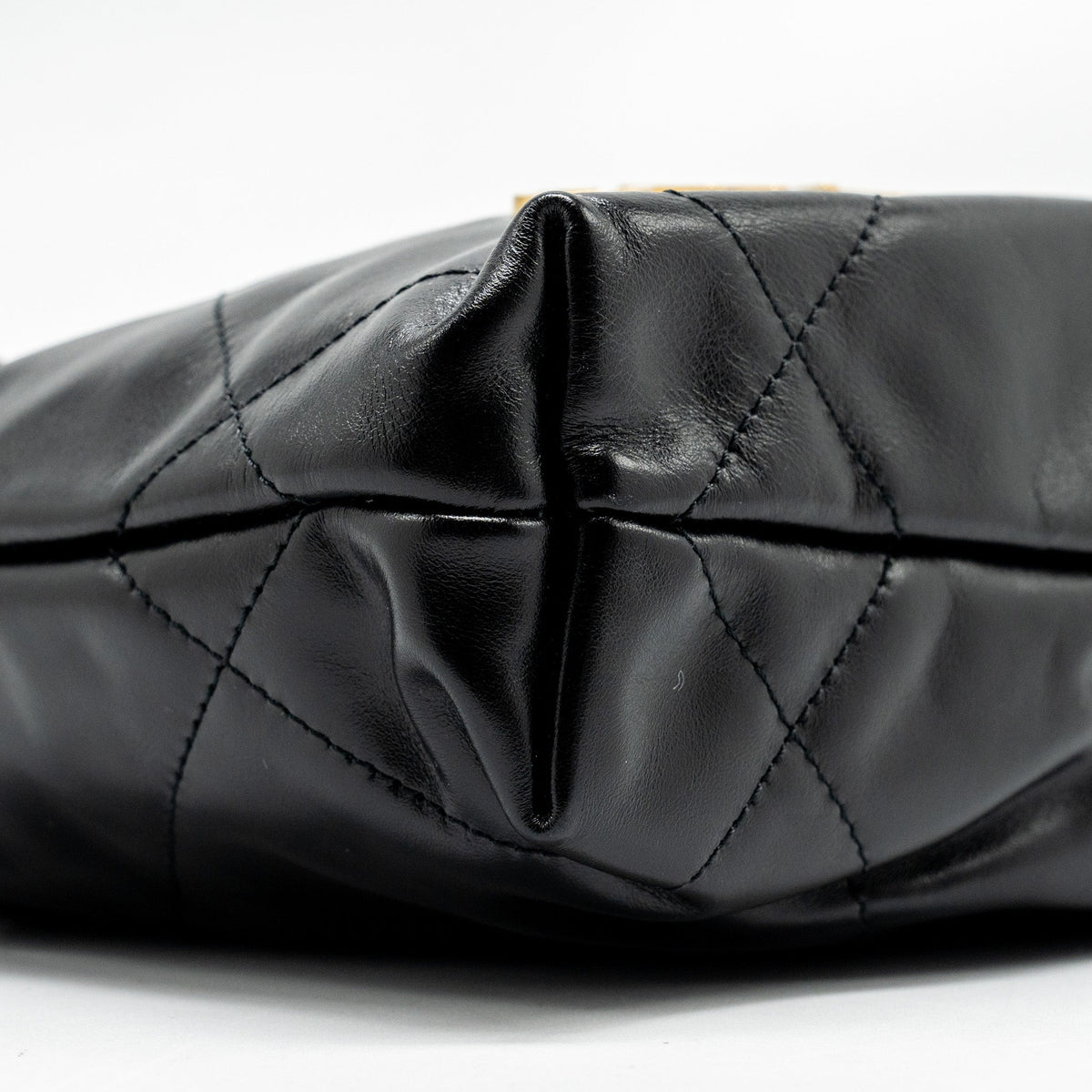 CHANEL MINI 22 BAG CALFSKIN BLACK GHW (MICROCHIP)