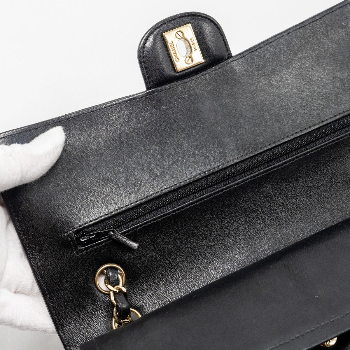 CHANEL MEDIUM CLASSIC DOUBLE FLAP BAG CHEVRON LAMBSKIN BLACK LGHW