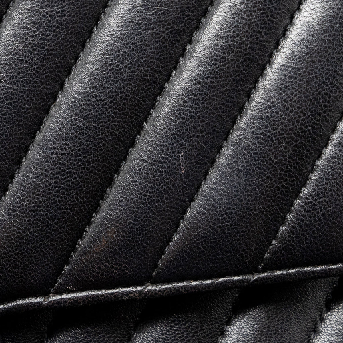 CHANEL MEDIUM CLASSIC DOUBLE FLAP BAG CHEVRON LAMBSKIN BLACK LGHW