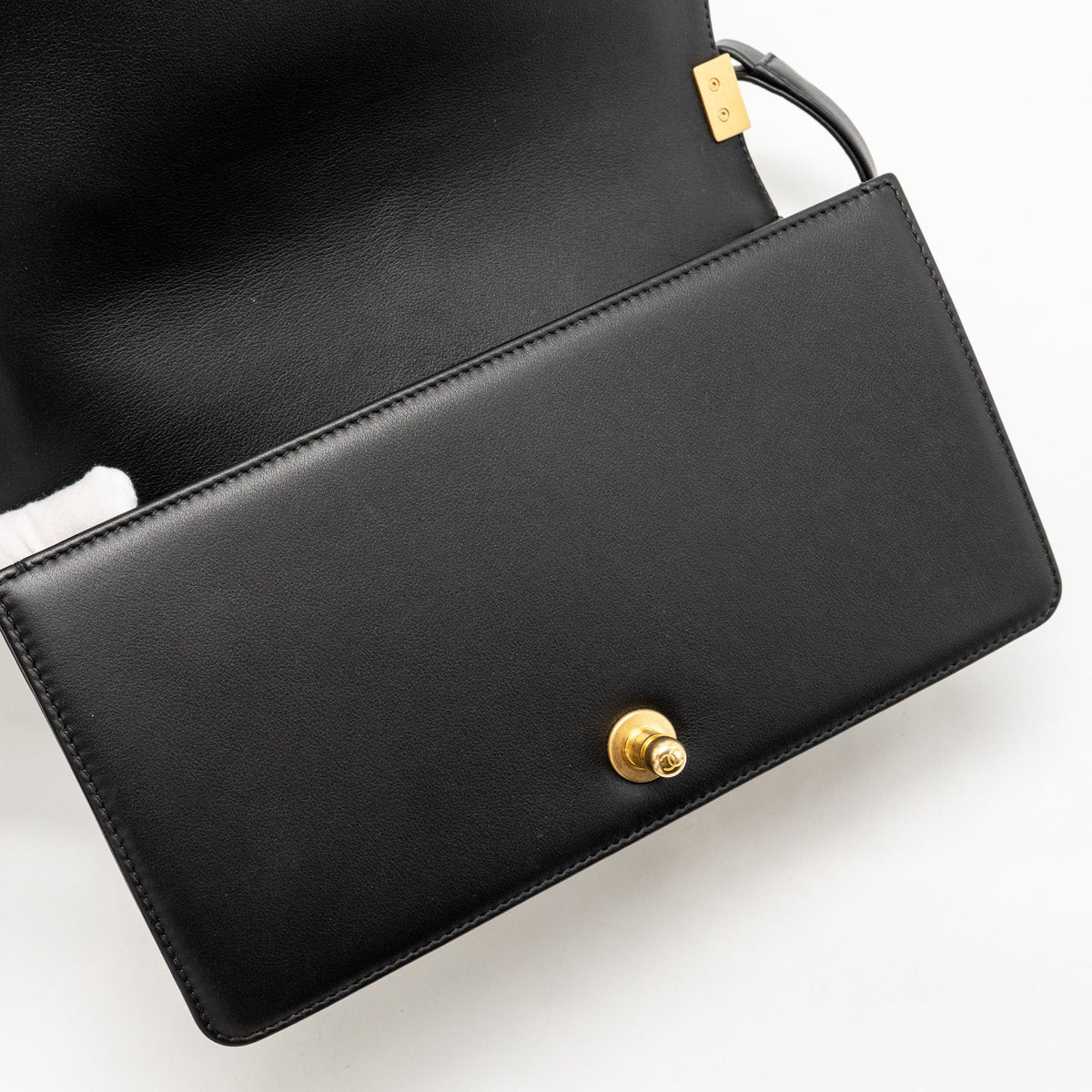 CHANEL MEDIUM BOY BAG CALFSKIN BLACK GHW (MICROCHIP)