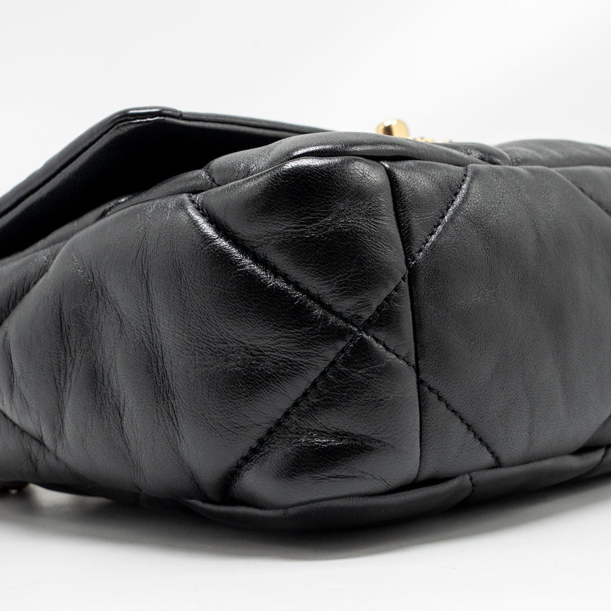 CHANEL SMALL 19 BAG LAMBSKIN BLACK MULTICOLOR HARDWARE (MICROCHIP)