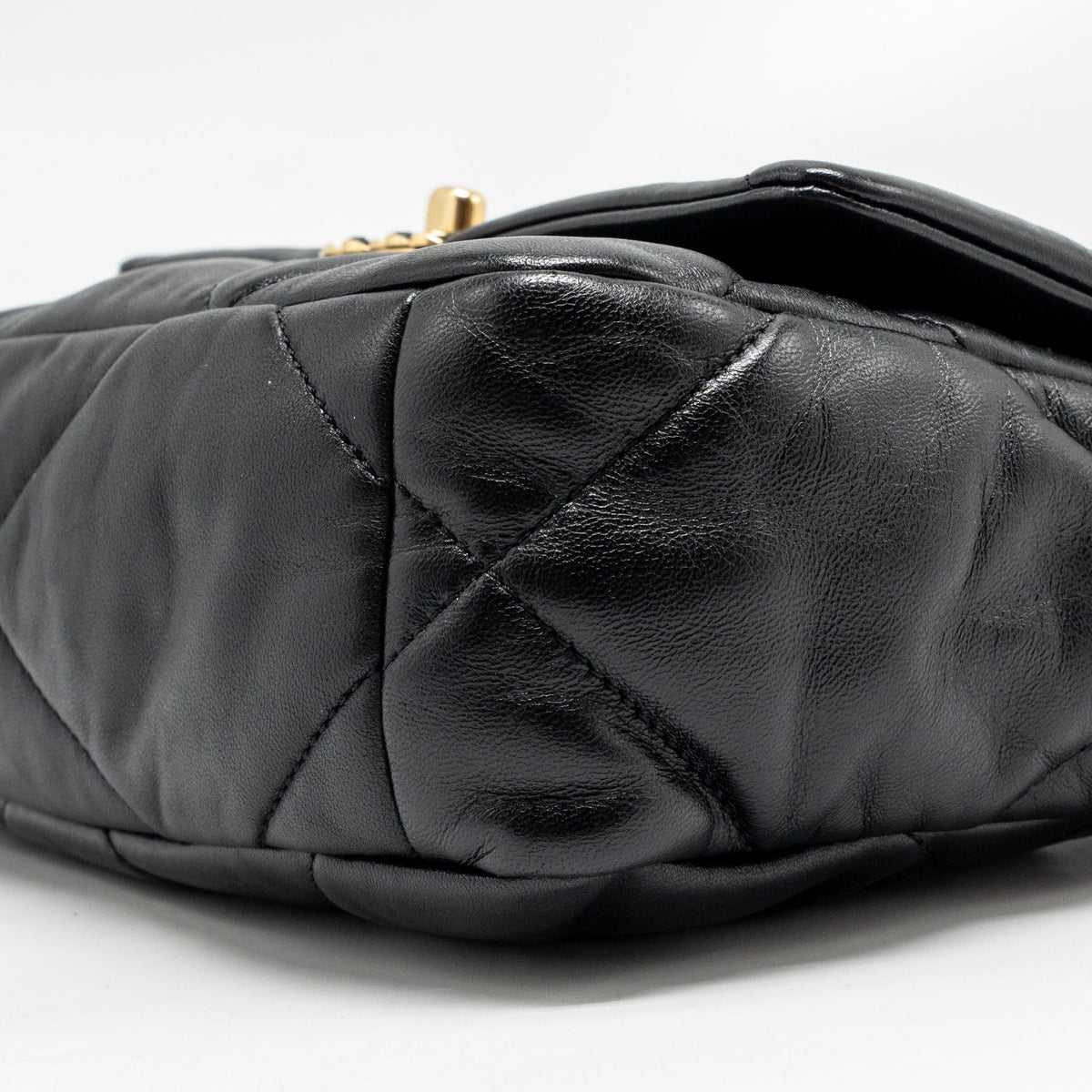 CHANEL SMALL 19 BAG LAMBSKIN BLACK MULTICOLOR HARDWARE (MICROCHIP)
