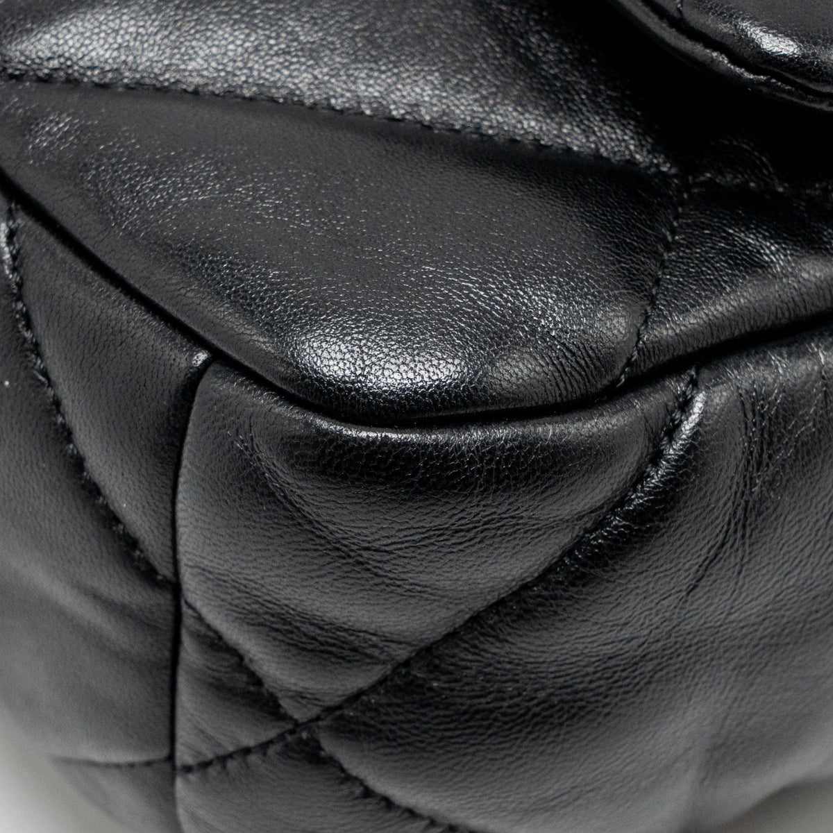 CHANEL SMALL 19 BAG LAMBSKIN BLACK MULTICOLOR HARDWARE (MICROCHIP)
