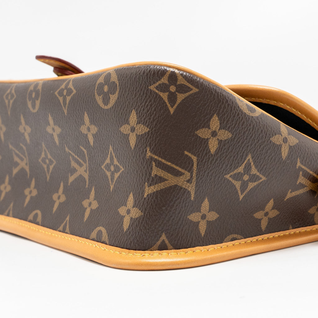 LOUIS VUITTON DIANE BAG MONOGRAM CANVAS GHW