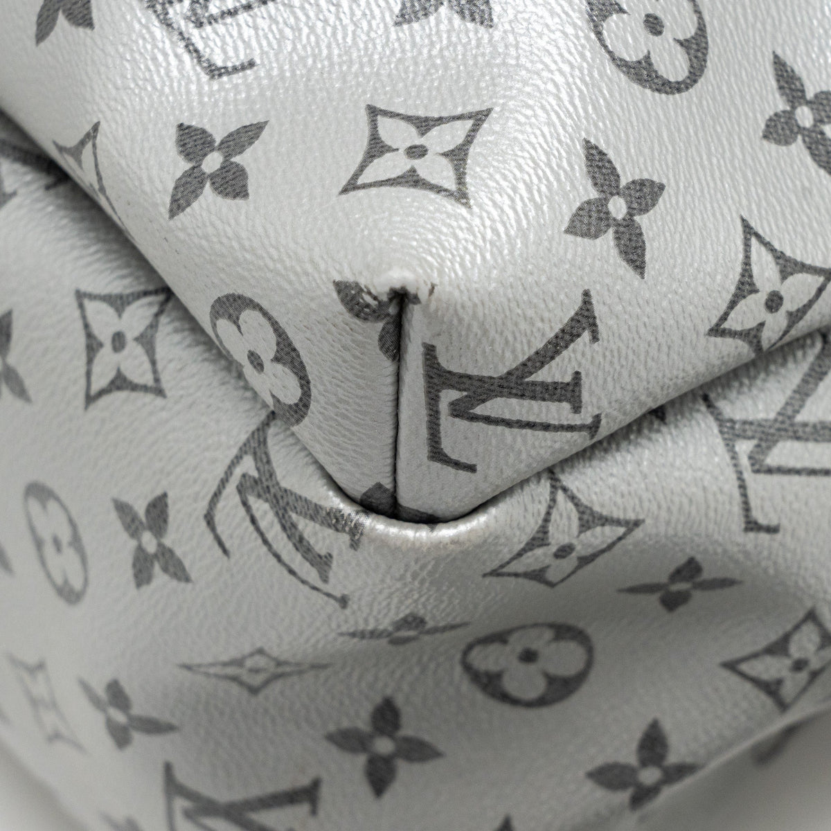 LOUIS VUITTON BACKPACK APOLLO MONOGRAM CANVAS SILVER / BLACK SHW