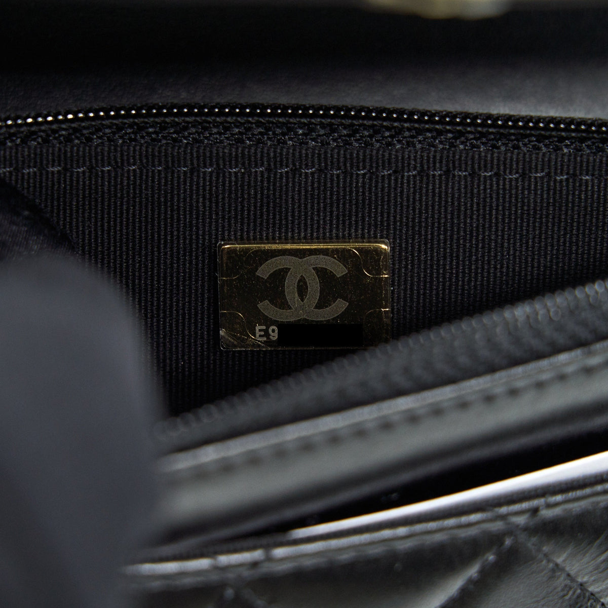 CHANEL GIANT PEARL CRUSH WALLET ON CHAIN BLACK