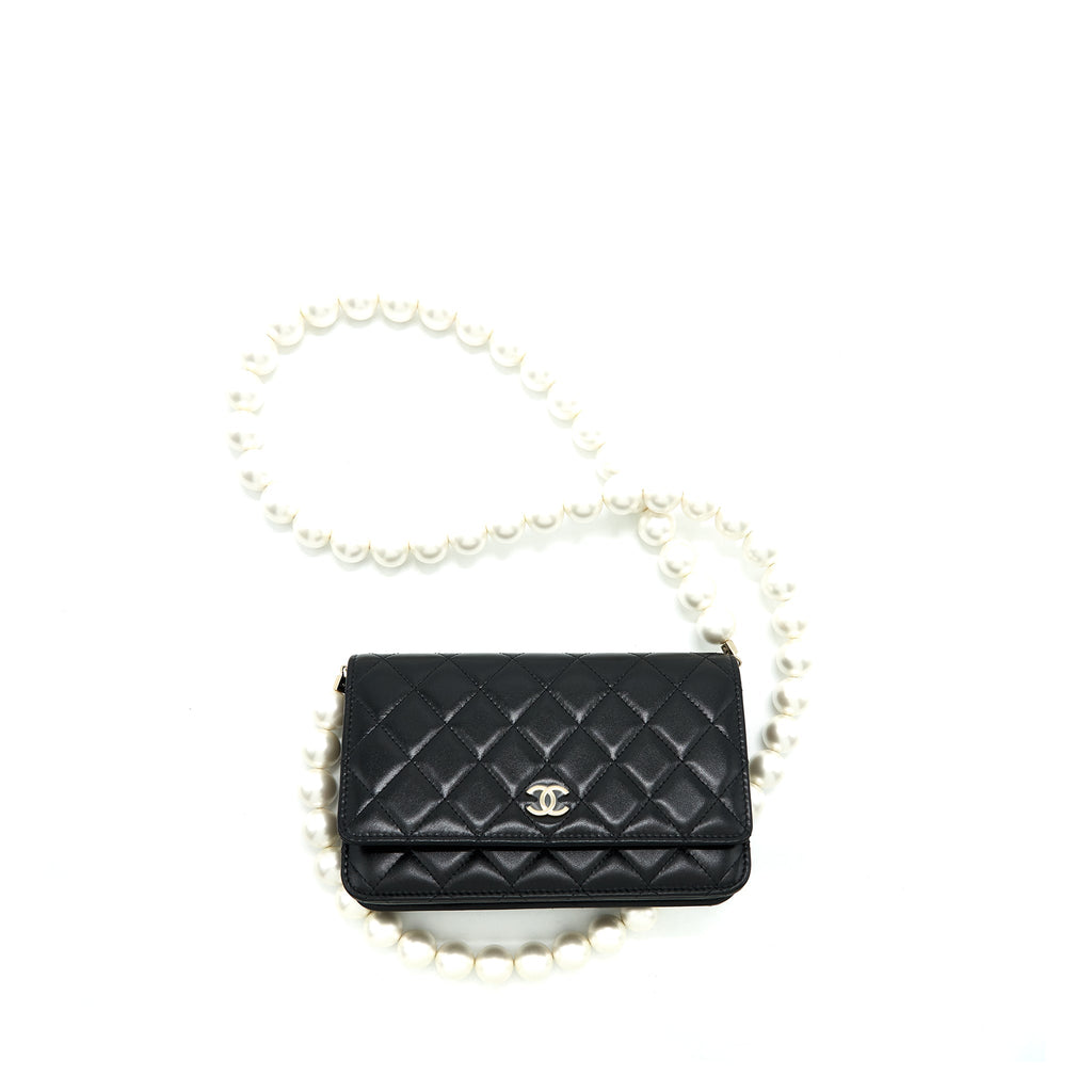 CHANEL GIANT PEARL CRUSH WALLET ON CHAIN BLACK