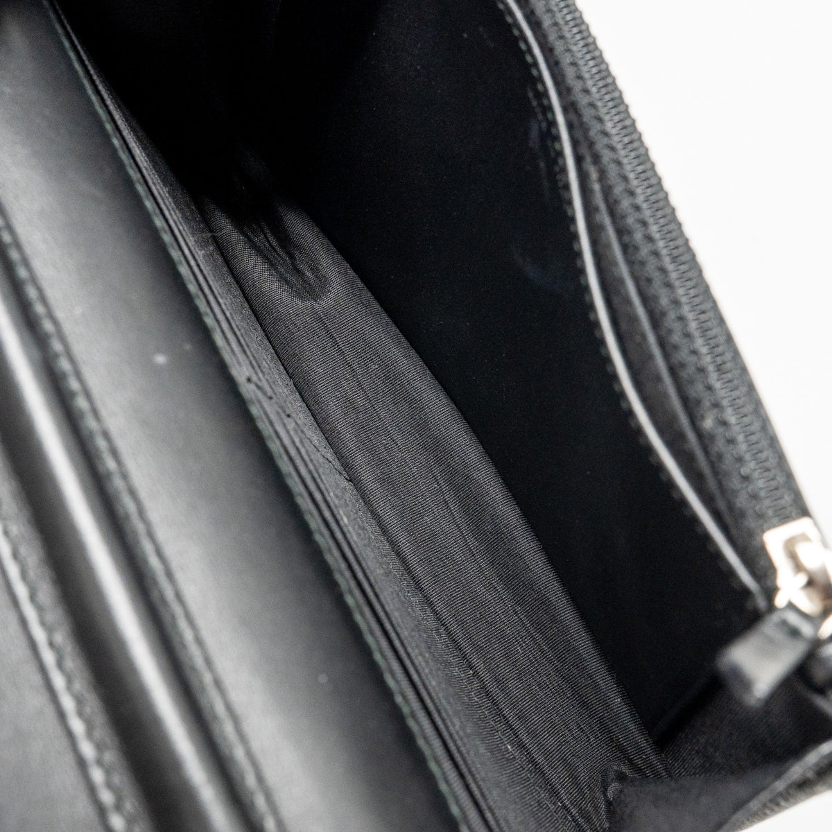 CHANEL QUILTED DIAMOND CC LOGO WALLET ON CHAIN CAVIAR BLACK SHW