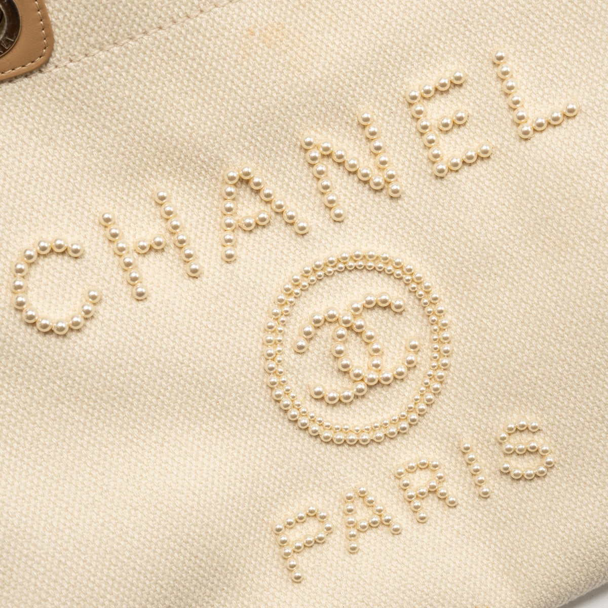 CHANEL DEAUVILLE TOTE BAG WITH PEARL LOGO FABRIC/LEATHER CREAMY WHITE/BEIGE LGHW