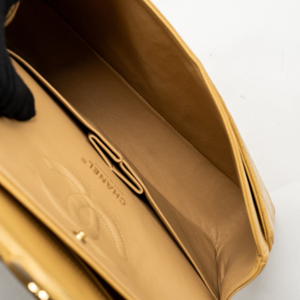 CHANEL MEDIUM CLASSIC DOUBLE FLAP BAG LAMBSKIN BEIGE GHW