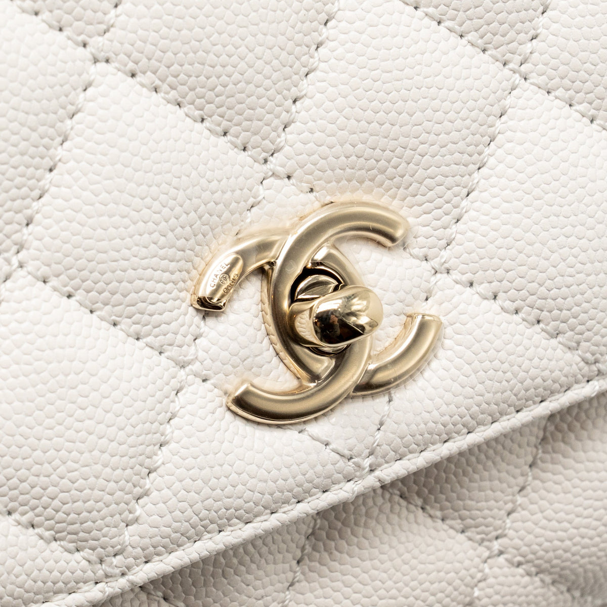 CHANEL MINI COCO HANDLE CAVIAR WHITE LGHW (MICROCHIP)