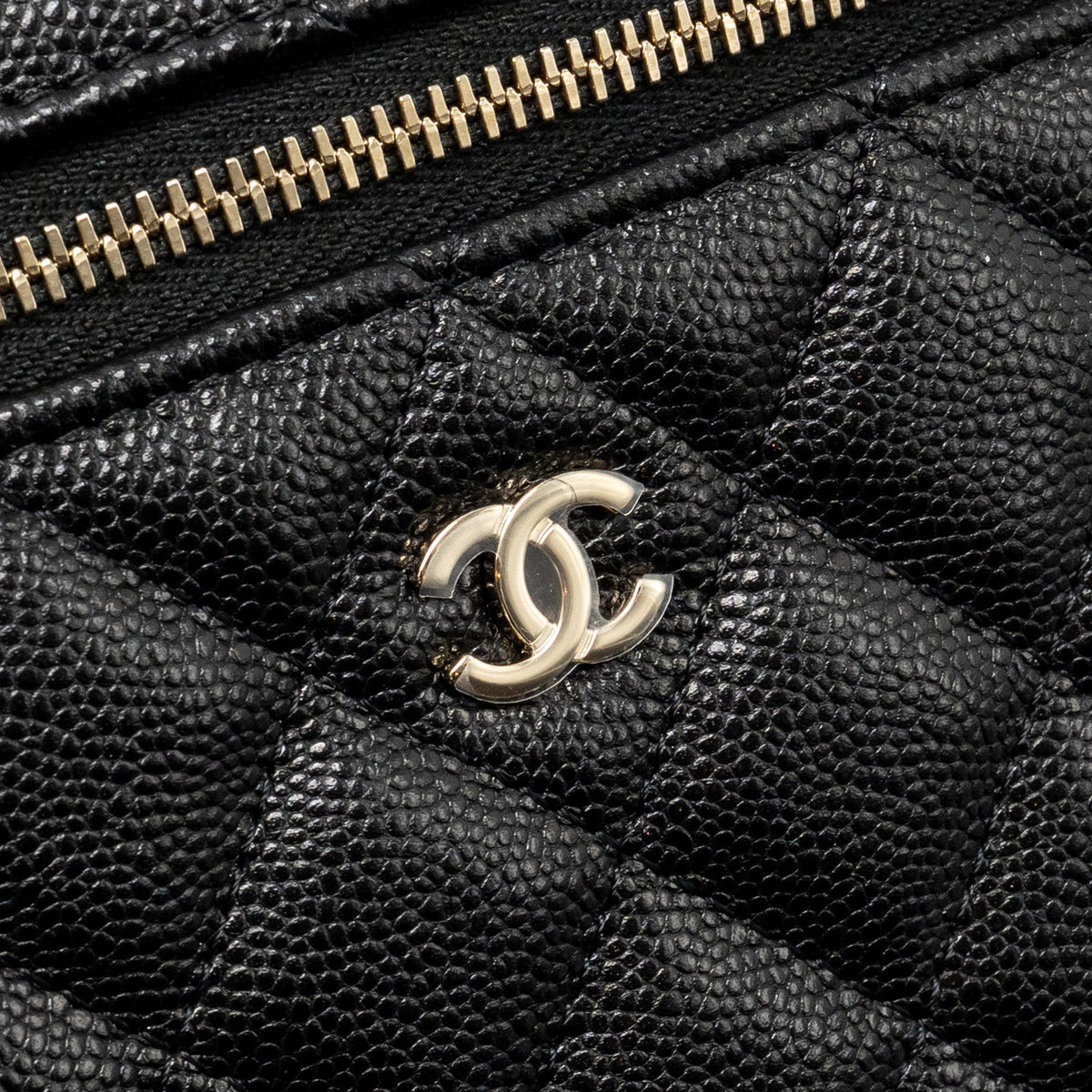 CHANEL TOP HANDLE VANITY WITH CHAIN CAVIAR BLACK LGHW (MICROCHIP)
