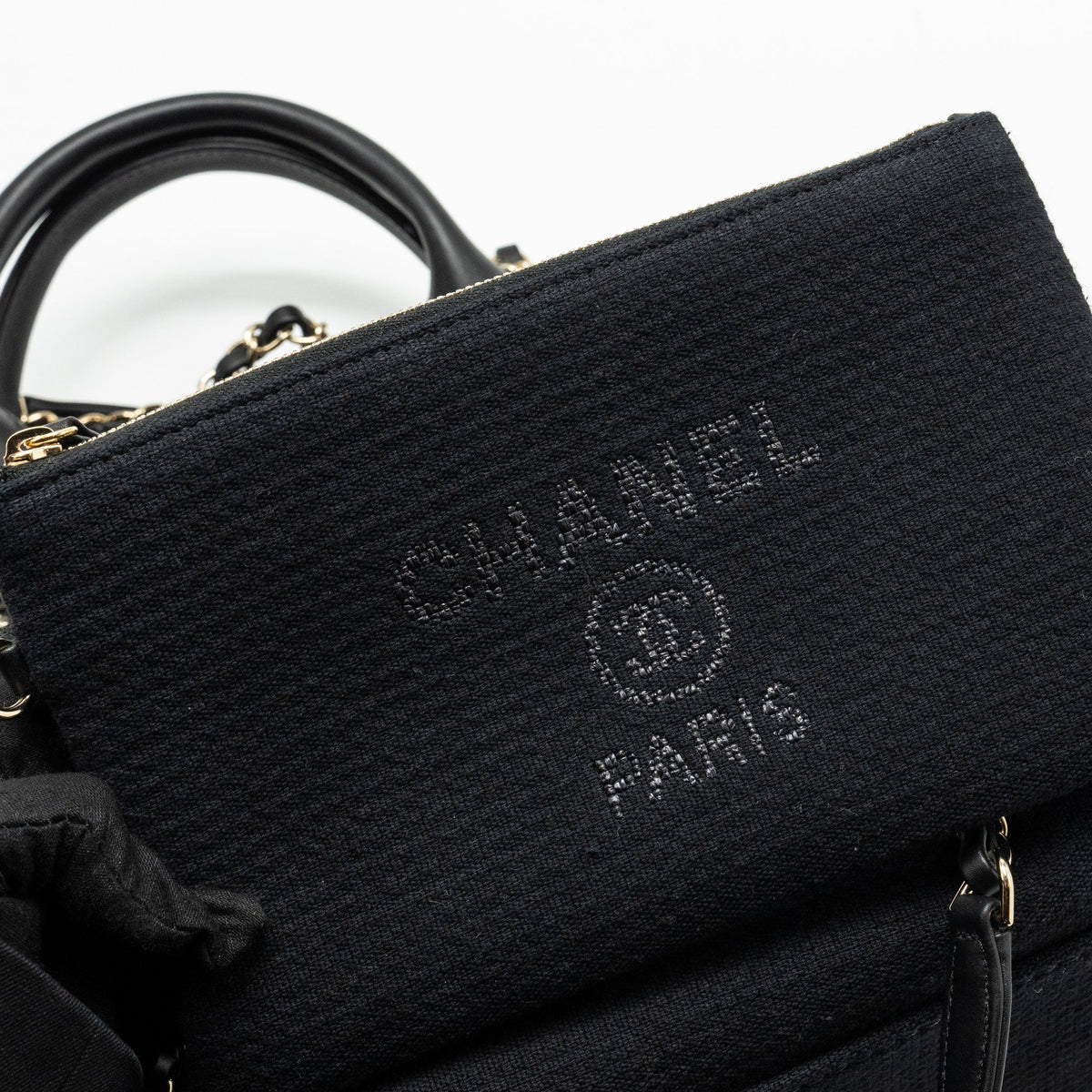 CHANEL SMALL DEAUVILLE SHOPPING TOTE BAG CALFSKIN/FABRIC BLACK LGHW (MICROCHIP)